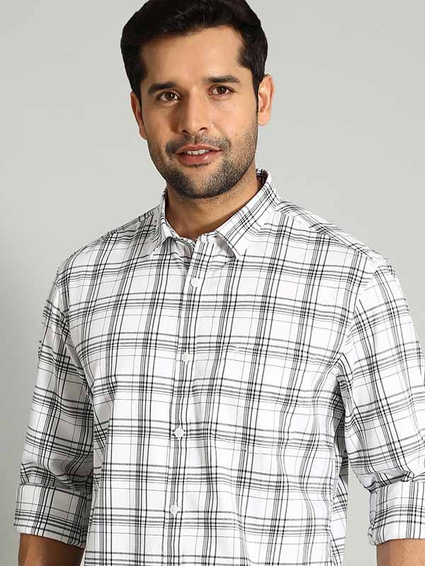 Indian Terrain Men's Regular Fit Half Sleeve Checkered White Shirt